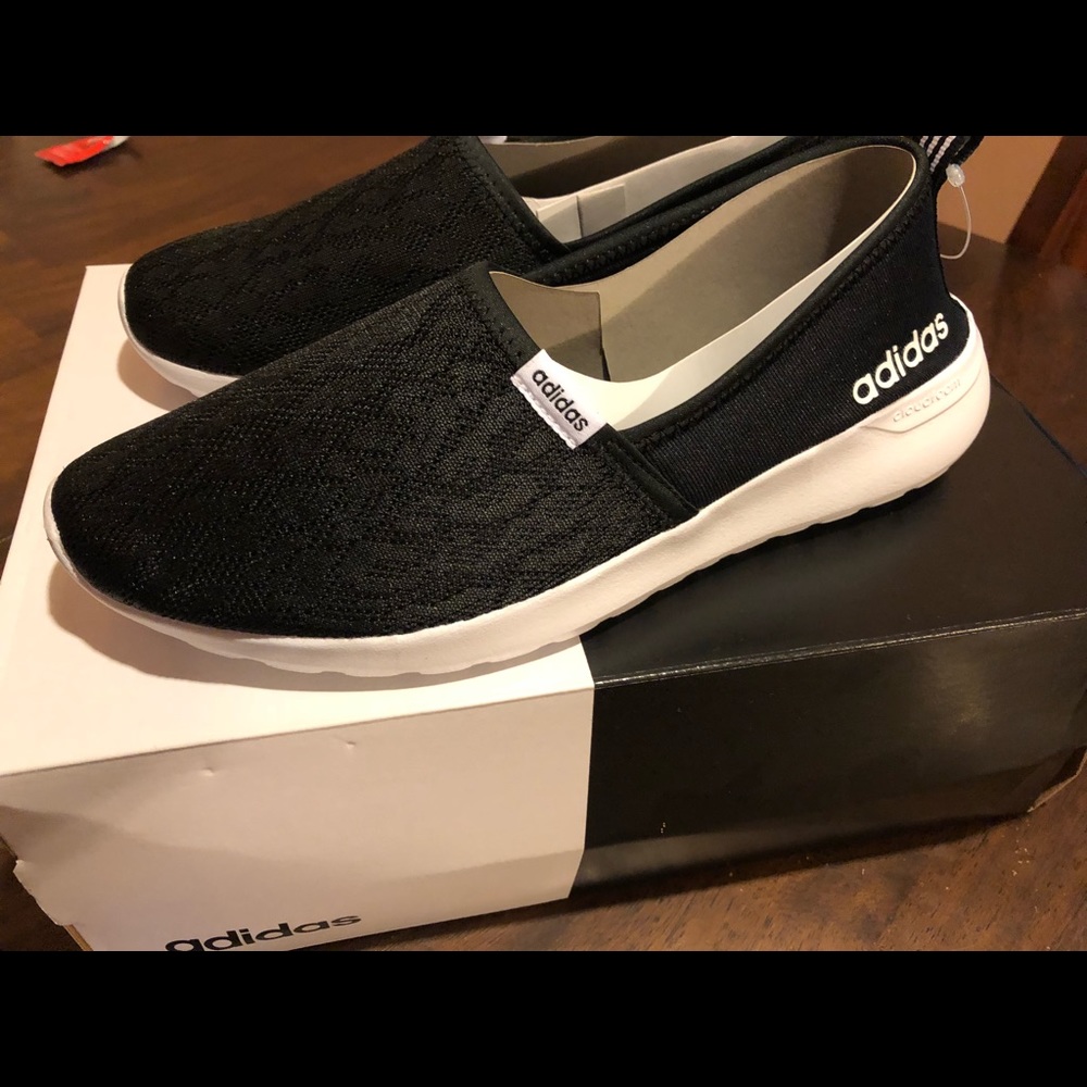 Original women’s adidas size 9 new